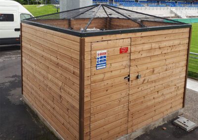 BARDAGE BOIS TOIT GRILLAGE