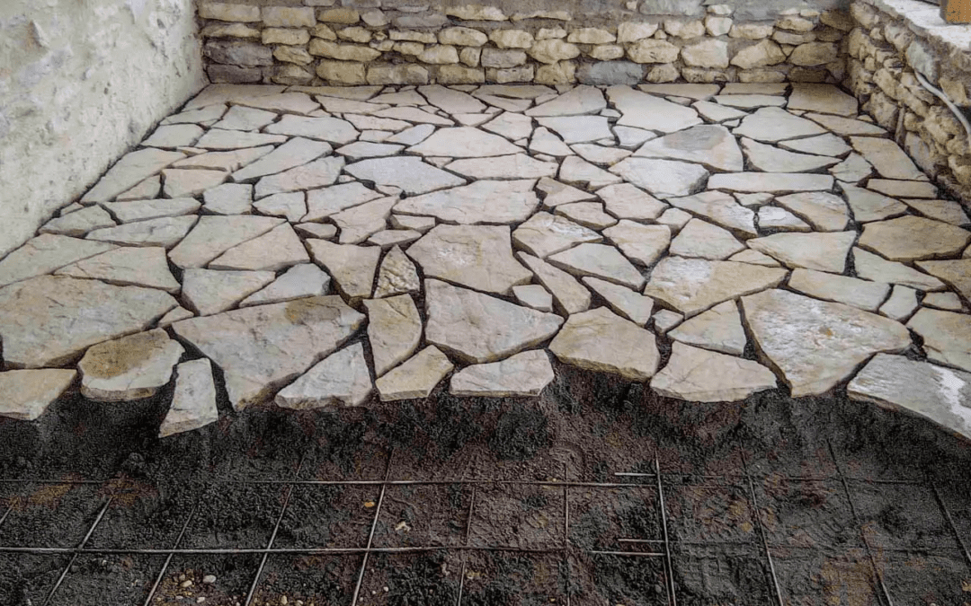 Terrasse couverte en pierres naturelles